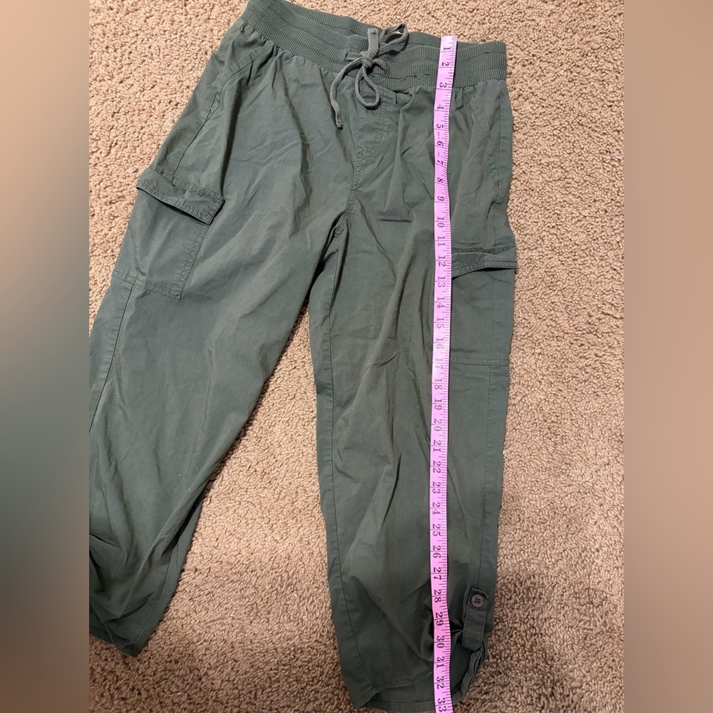 Emily Daniels Relaxed Olive Cargo Capris - Women Pants Size Small - Picture 7 of 8